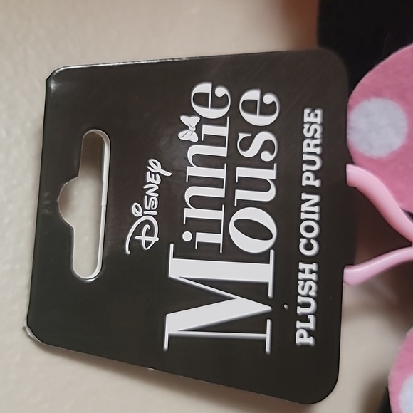 NWOT Minnie Mouse plush coin purse. - Picture 5 of 12